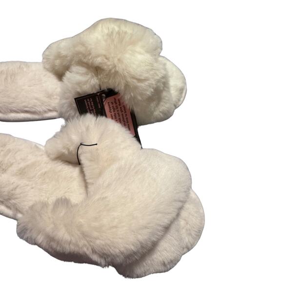 Cozy Fuzzy Slippers – Cream White Faux Fur, Women’s Size Medium - Picture 4 of 5